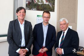 Bruno Madelpuech (Directeur du Centre Hospitalier La Charrteuse) Edouard Bouyé (Directeur des Archives Départementales de Côte d’Or) et Pierre-Alain Viellard (Président de l’association Les Amis de la Chartreuse de Champmol)